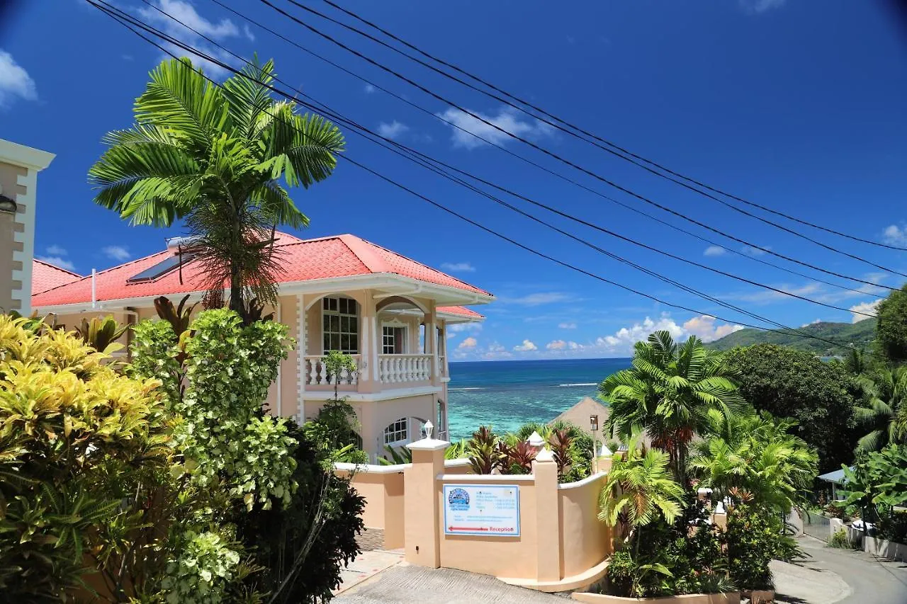 Au Fond De Mer View Anse Royale