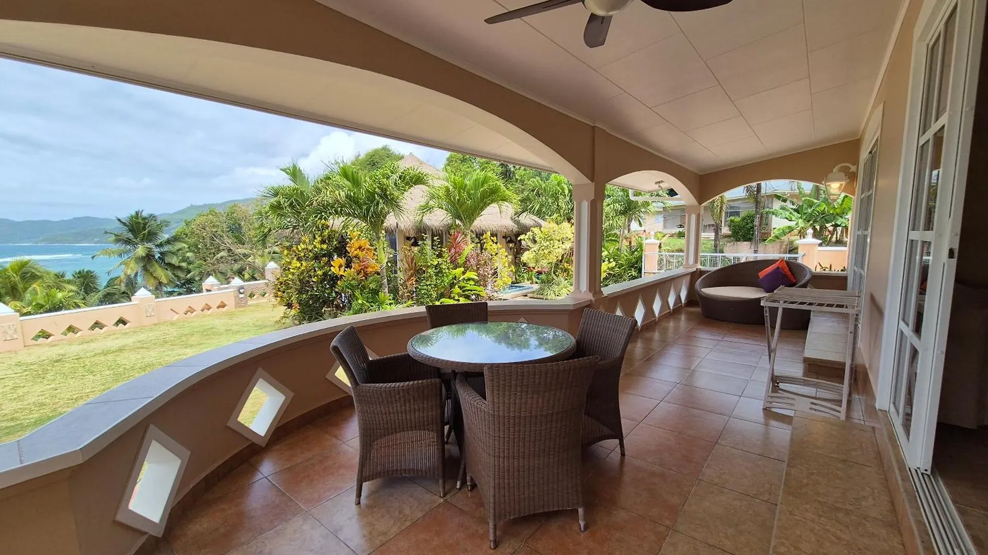 Au Fond De Mer View Anse Royale Apartman