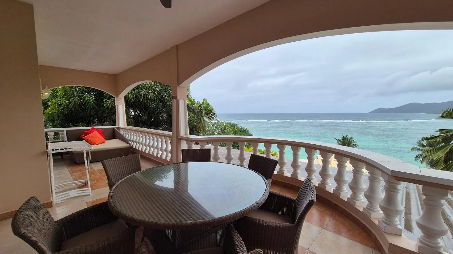 Au Fond De Mer View Anse Royale Seychelles - szigetek